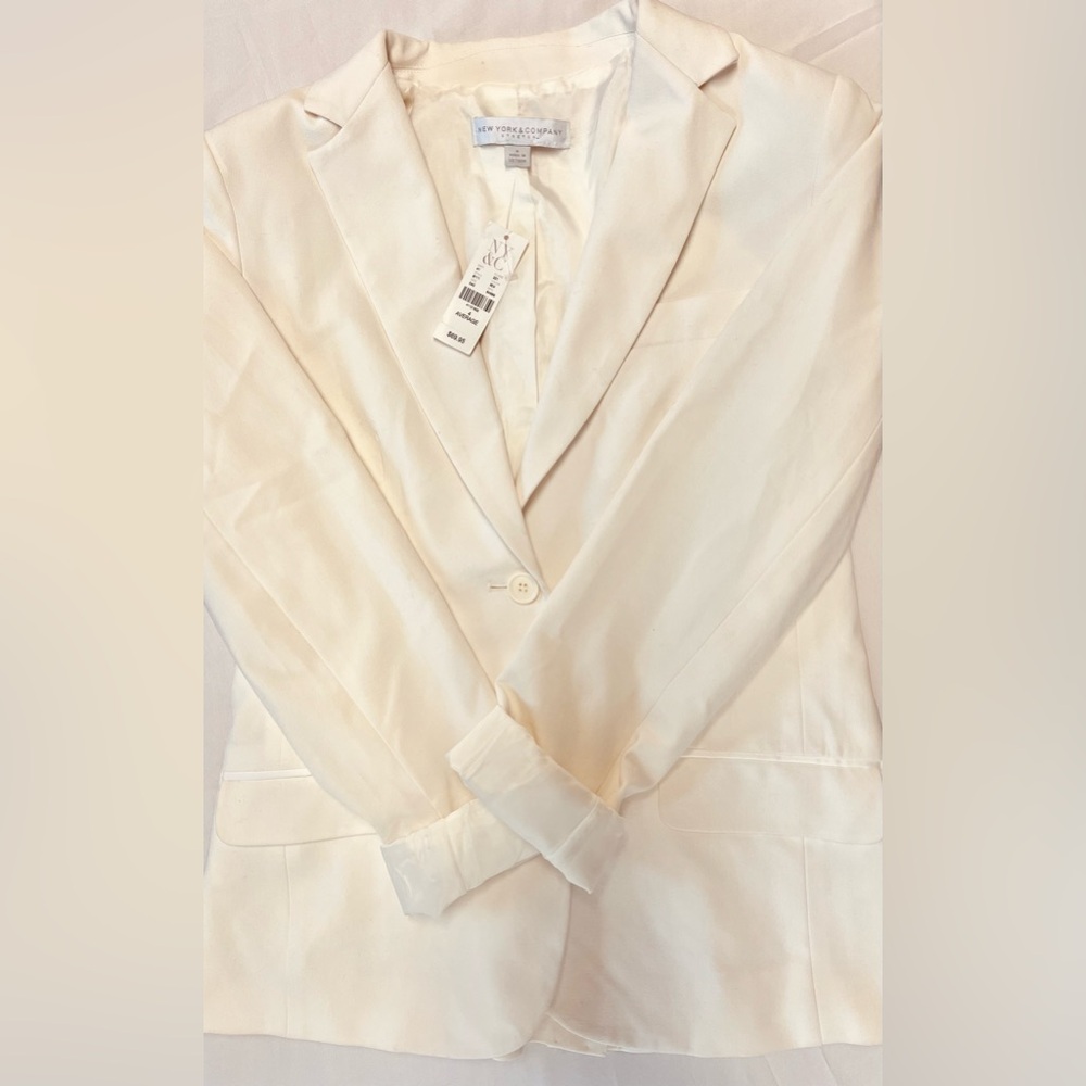 Off White New York & Company Stretch 4 Average